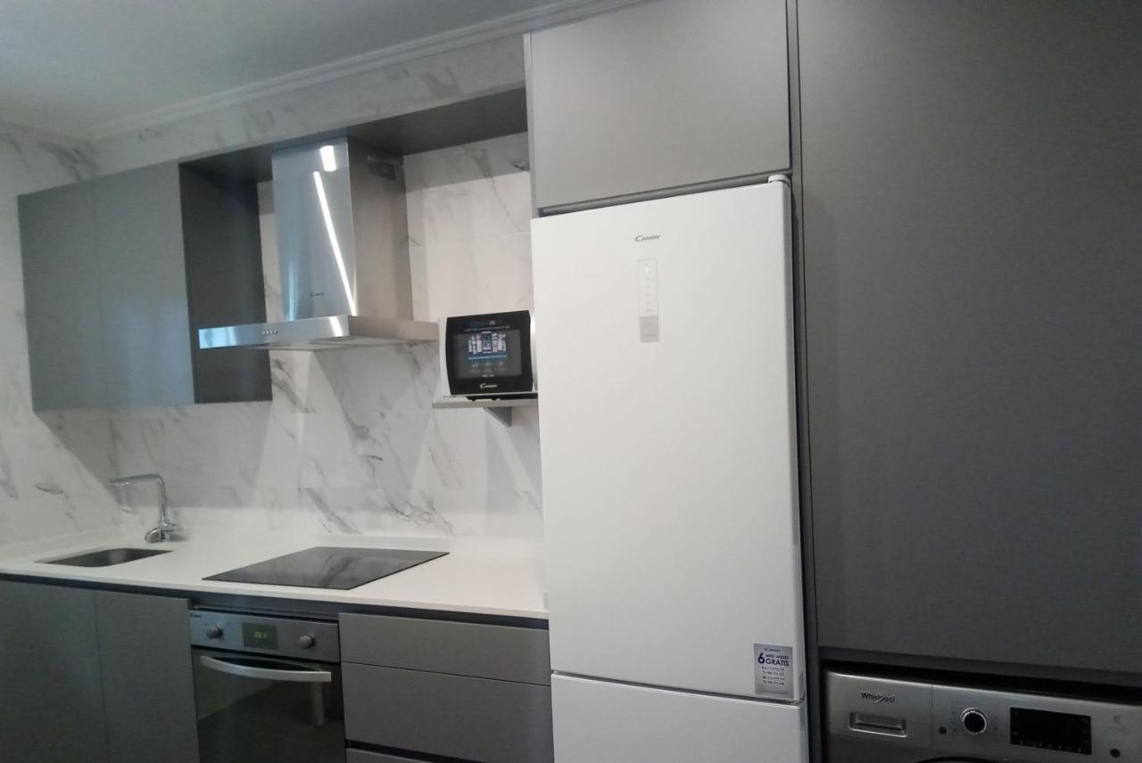 Coqueto Apartamento Frente Al Guggenheim Bilbao Buitenkant foto